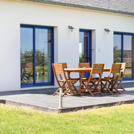 Amazing In Plouzec With Wifi Holiday home Plouezec